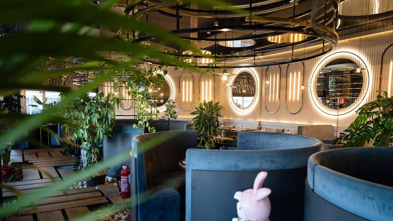 L'interno del "Sushi One Superior" di Porta a Terra