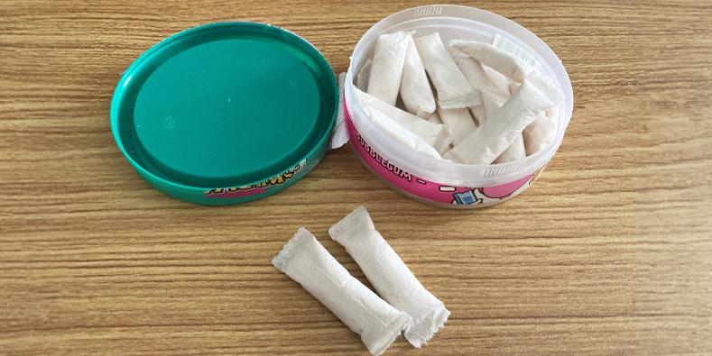 Ferrara, offre nicotina in bustine alle compagne delle medie: scattano i provvedimenti