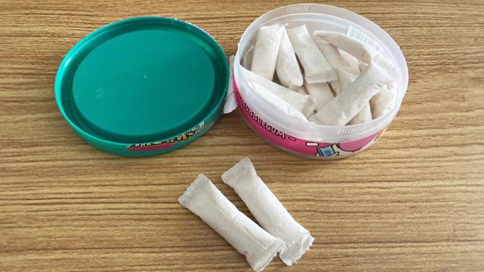 Ferrara, offre nicotina in bustine alle compagne delle medie: scattano i provvedimenti