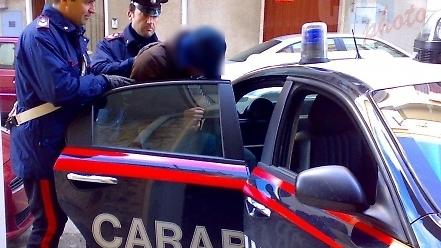 Pistoia, tentata rapina al supermercato: intera famiglia finisce in caserma