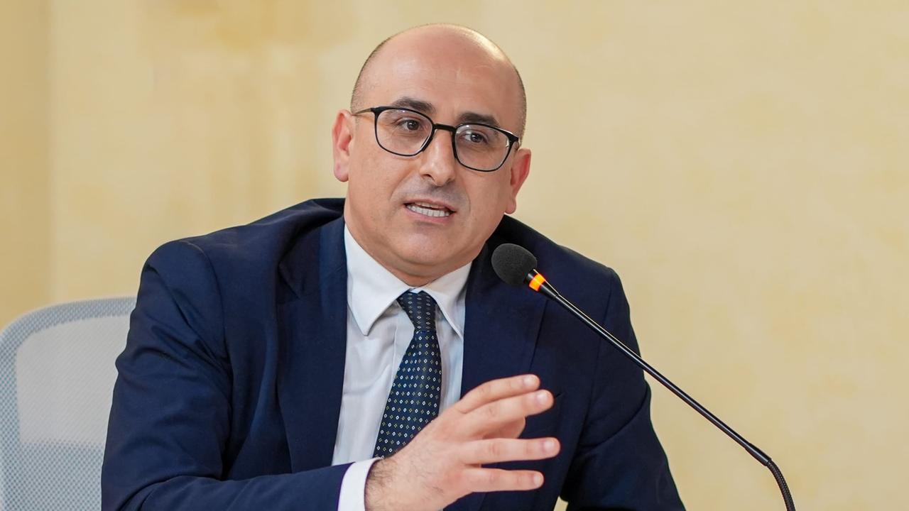 Il Campo largo candida Emiliano Fenu: «Sarà lui il nostro sindaco»