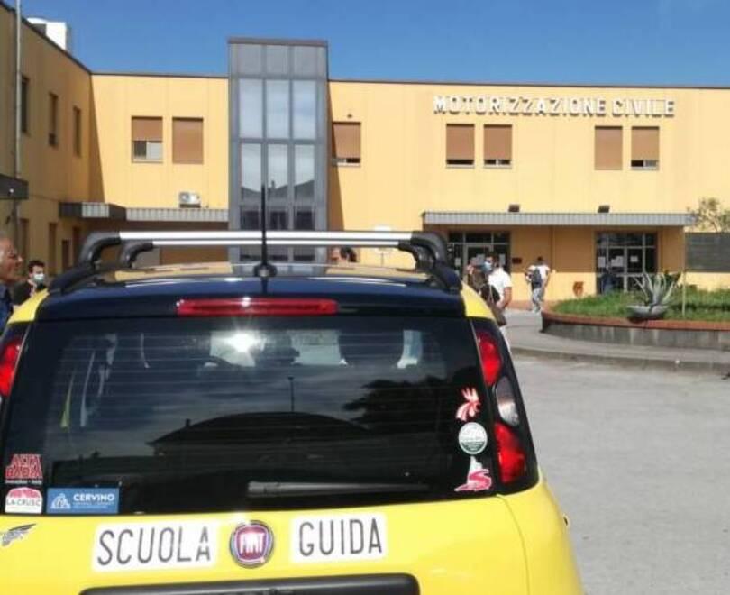 Lucca, manda l’amico a fare l’esame al posto suo: condannato