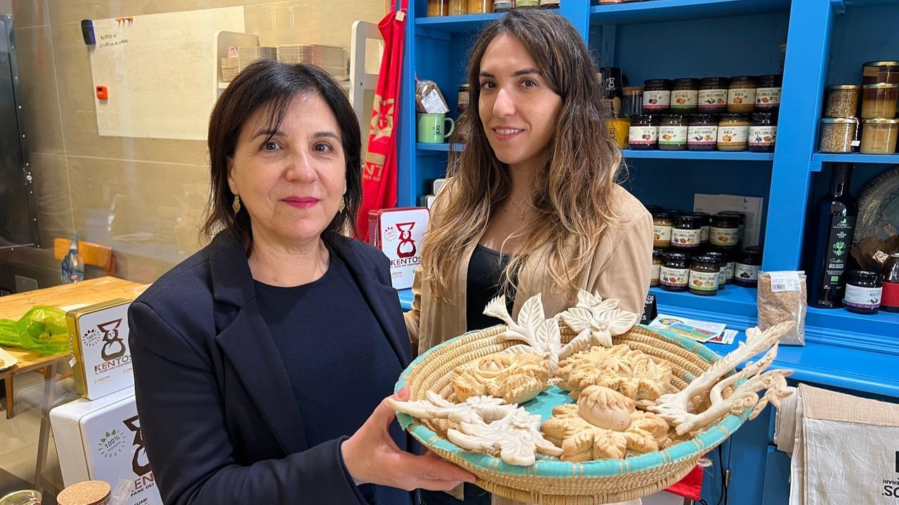 Da Orroli a Cagliari i celebri coccois di Viviana e Simona