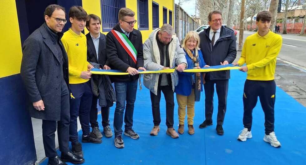 
	Il taglio del nastro di Casa giallobl&ugrave;

