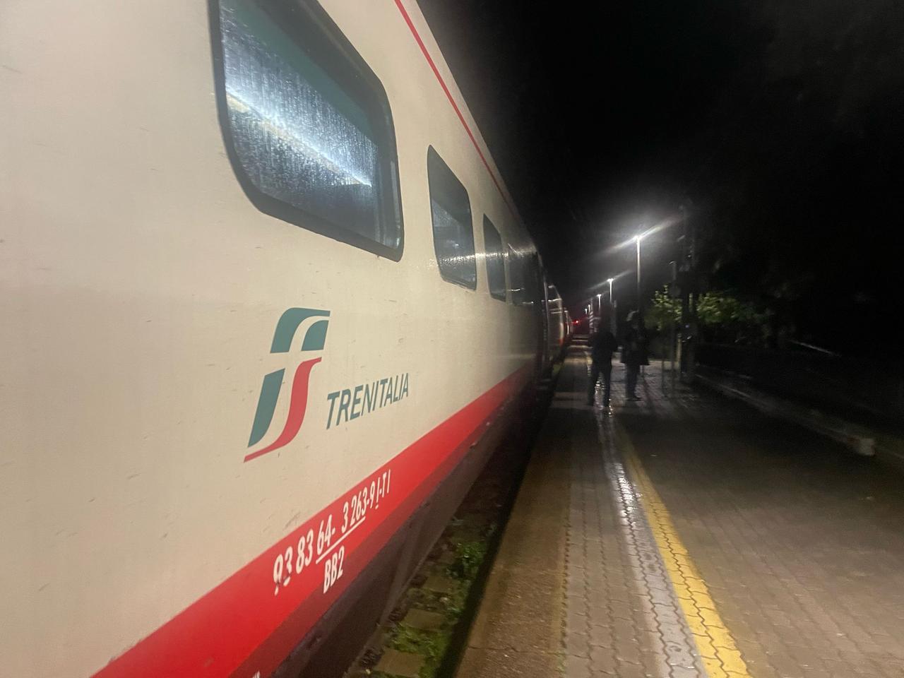 
	Il treno fermo alla stazione di Capalbio

