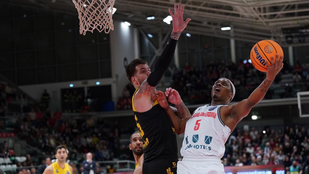 La Unahotels regge e sogna per 30’ poi Tenerife fa sul serio e vince