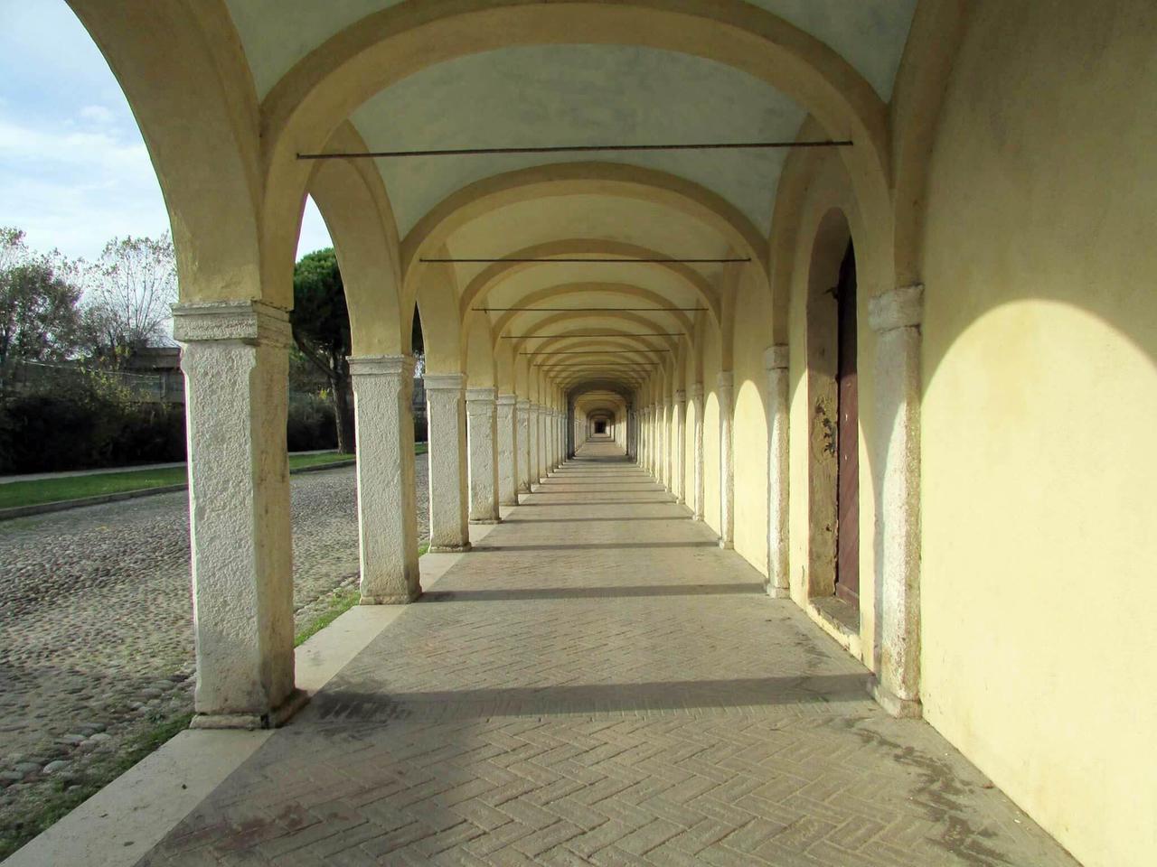 COMACCHIO - LOGGIATO DEI CAPPUCCINI