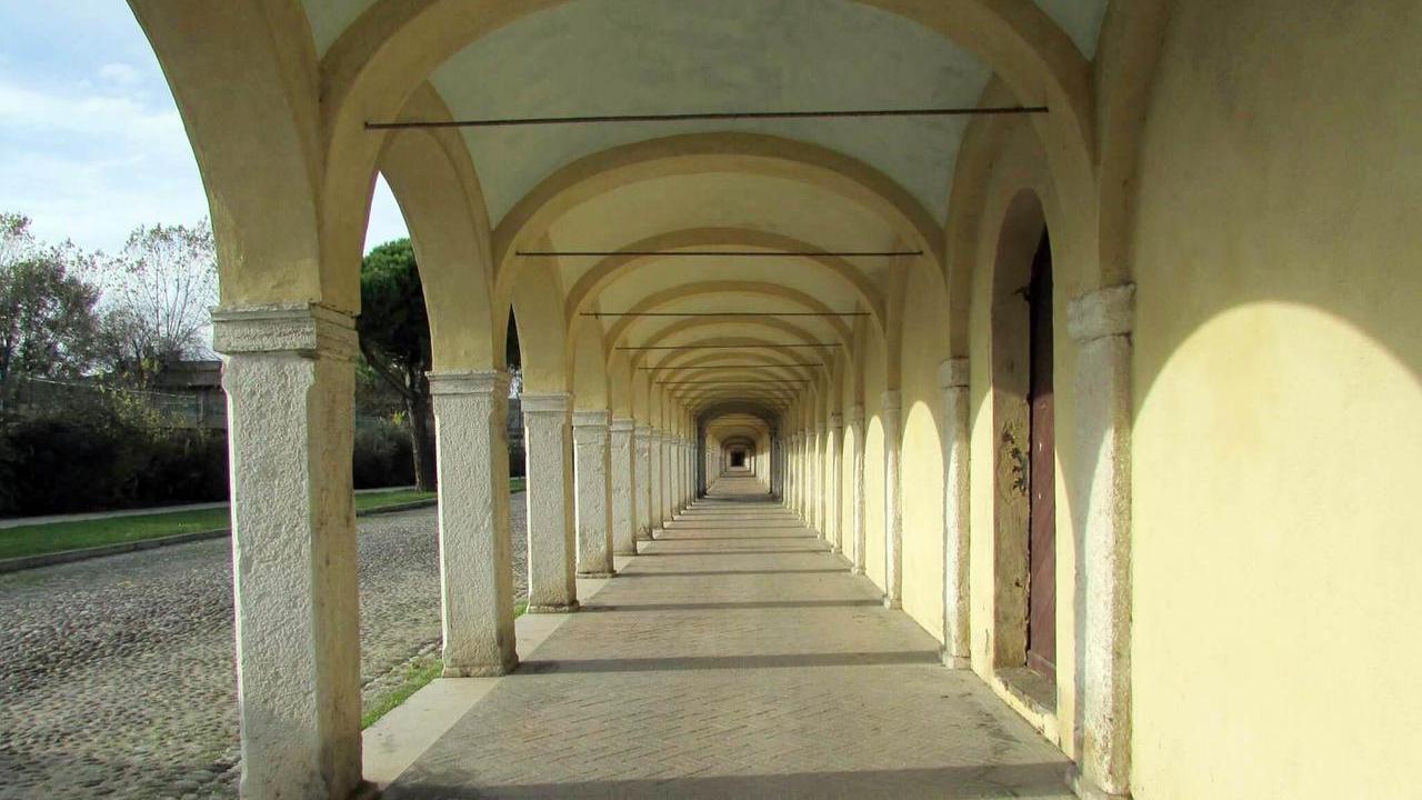 COMACCHIO - LOGGIATO DEI CAPPUCCINI