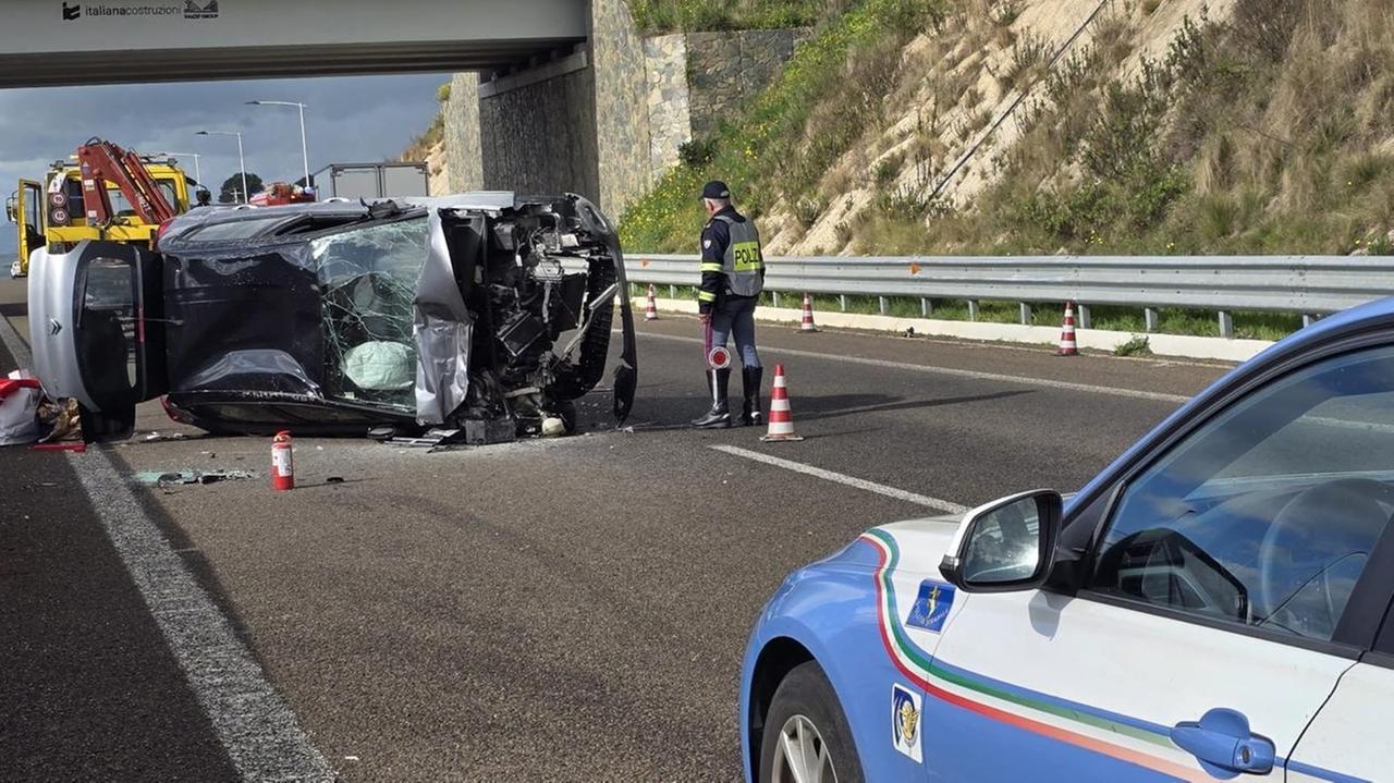 Incidente stradale sulla Sassari-Olbia: grave una donna