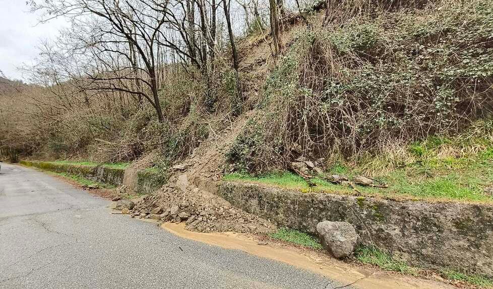
	Via della Val di Torbola interessata dalla frana tra Stiappa e Pontito

