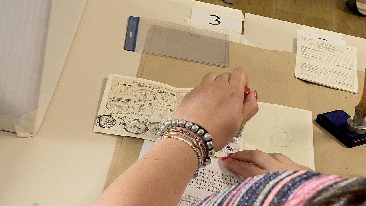 Elezioni amministrative, ballottaggi e referendum: ecco le date