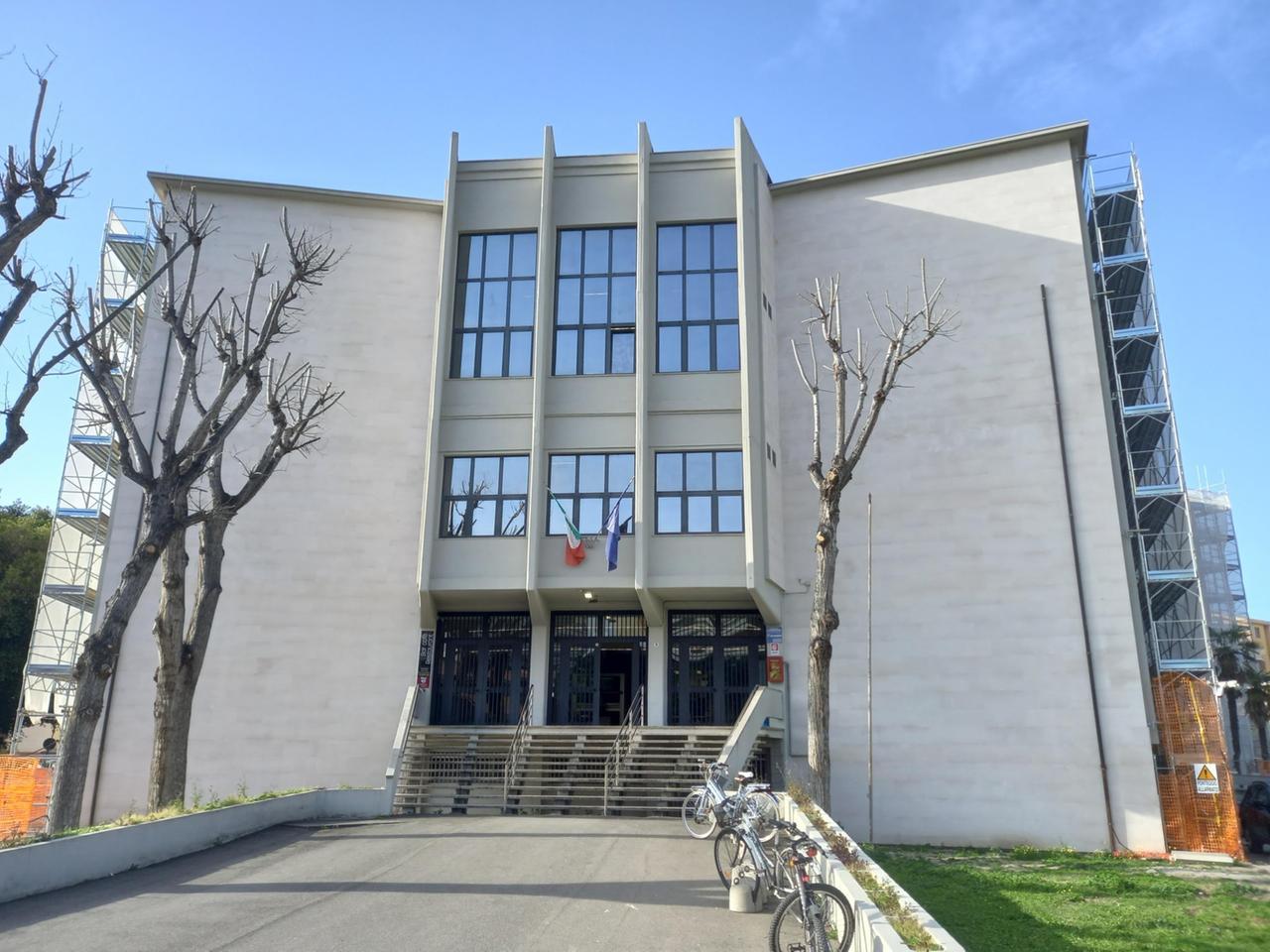 
	Il palazzo di giustizia di Oristano

