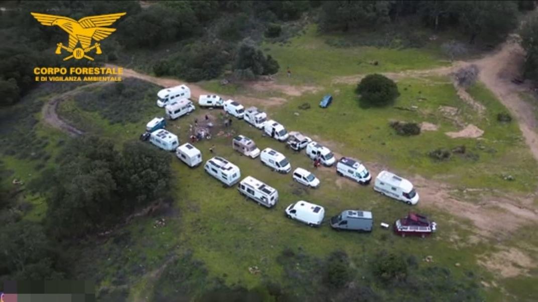 Maxi raduno abusivo di camper al parco di Gutturu Mannu