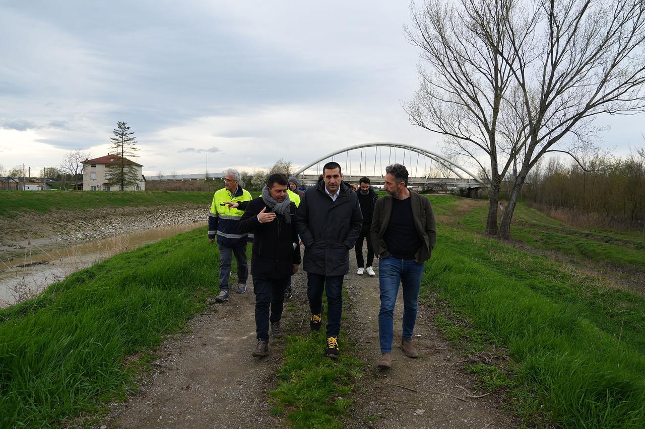 Alluvioni, il piano di de Pascale: «Gestione unificata per i risarcimenti e una sede Aipo a Reggio Emilia»