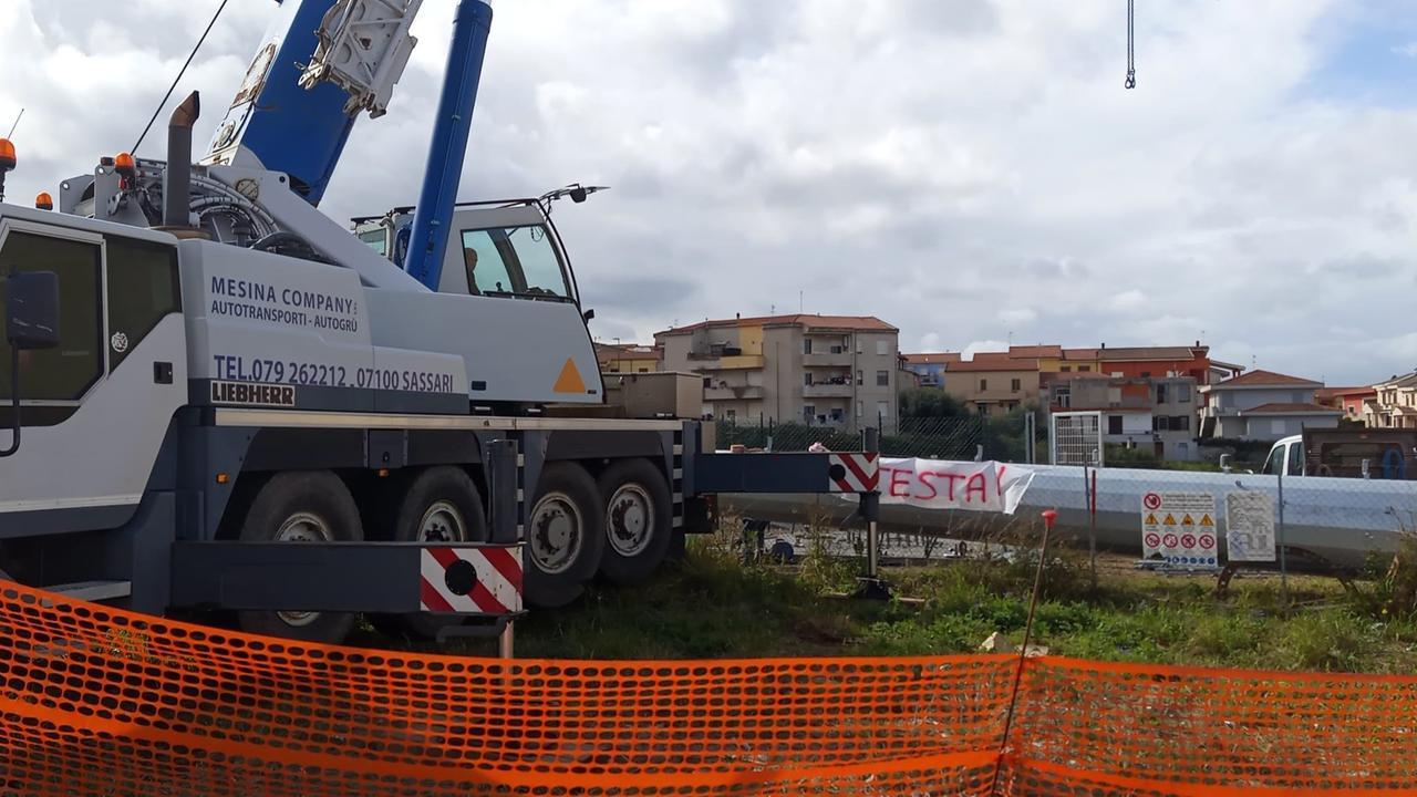 Sorso, la maxi antenna è pronta, ma non si ferma la protesta dei cittadini