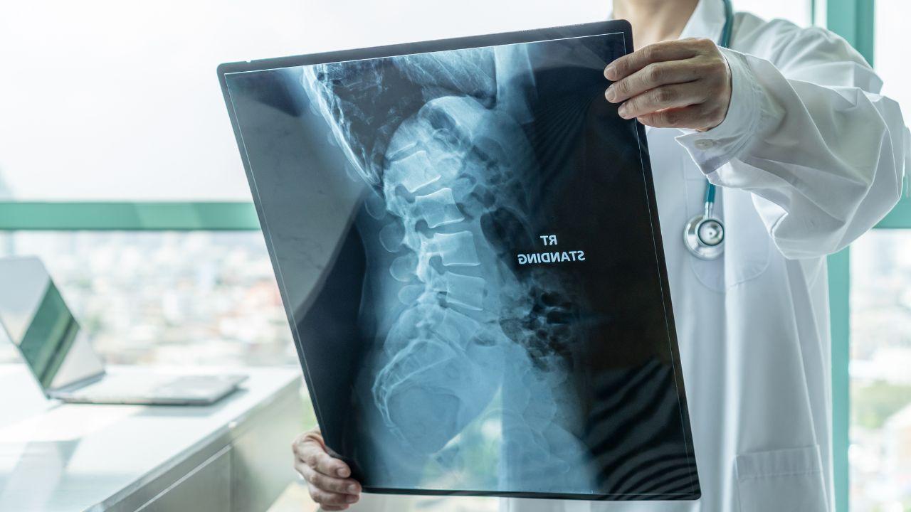 Screening neonatale, Emiliano, Amati e Piemontese: «Puglia regione più avanzata in Italia su Sma e 60 malattie metaboliche»