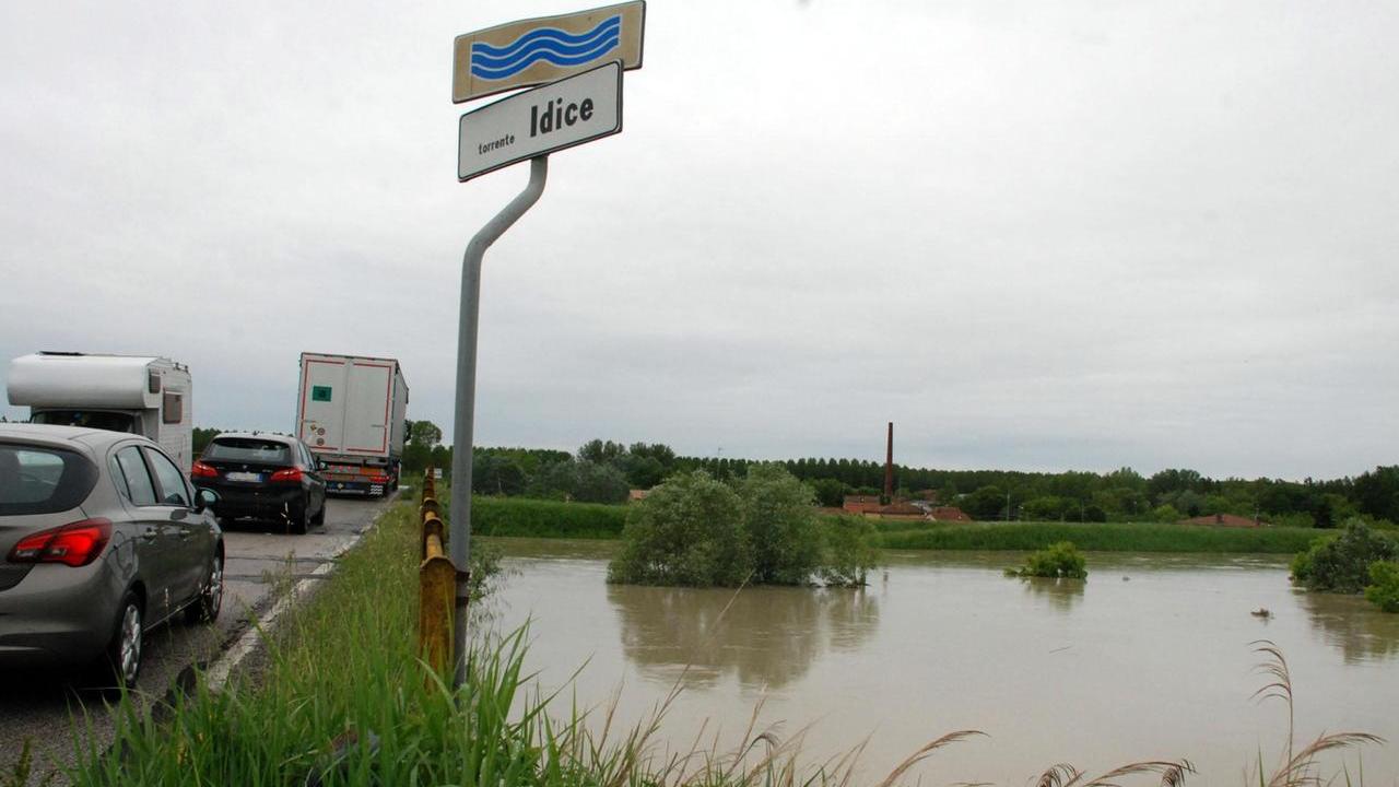 Piena dei fiumi, allerta meteo rossa in provincia di Ferrara sabato 15 marzo