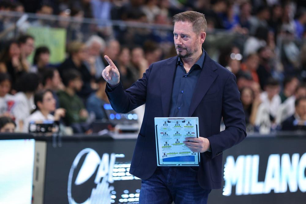 
	Il tecnico Alberto Giuliani indica la strada al Modena Volley

