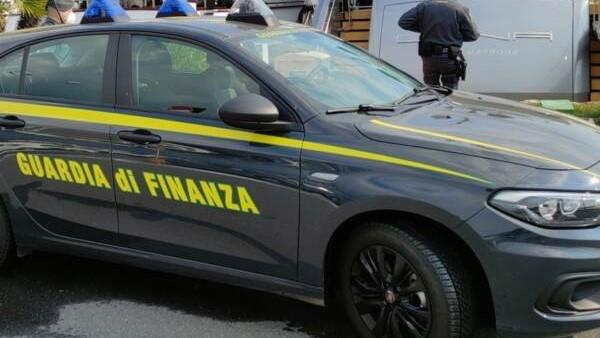 Riceve i fondi “Resto al sud” per ristrutturare la pizzeria invece sperpera 17mila euro per acquisti personali