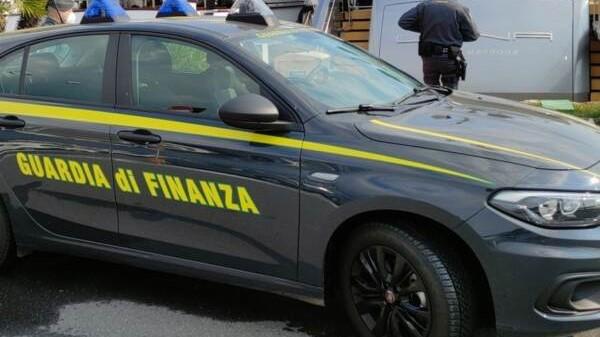 Riceve i fondi “Resto al sud” per ristrutturare la pizzeria invece sperpera 17mila euro per acquisti personali