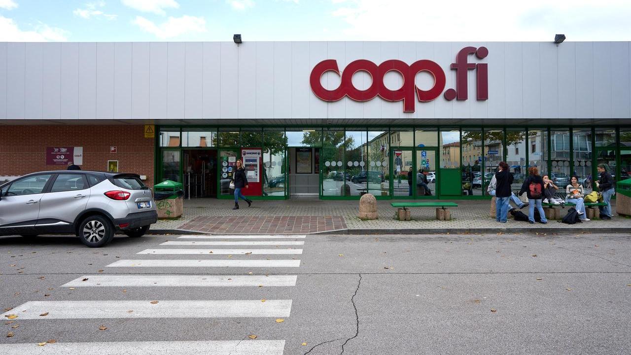 Un punto vendita Coop (foto d'archivio)