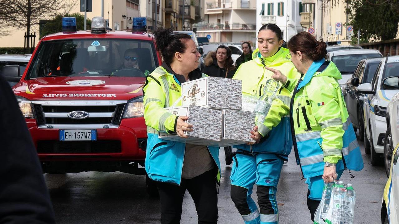 Volontari nell'Empolese (foto Nucci / Innocenti)