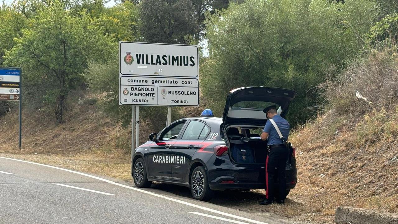 Ruba generi alimentari da un supermercato e fugge: arrestato