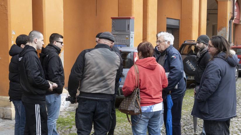Il volantinaggio di Forza Nuova in centro