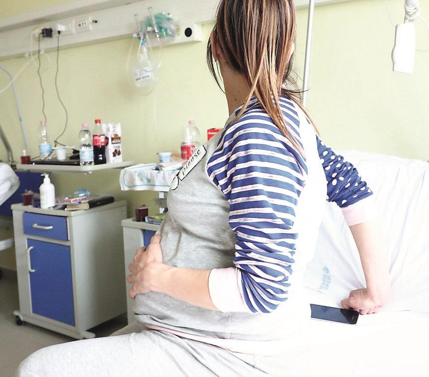 Il Punto nascite di Cento resta chiuso: “Riaprirlo oggi è un rischio”