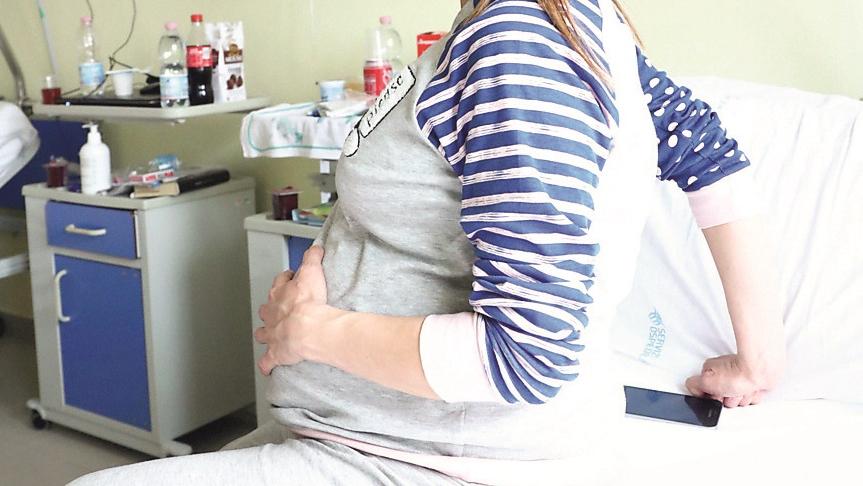 Il Punto nascite di Cento resta chiuso: “Riaprirlo oggi è un rischio”