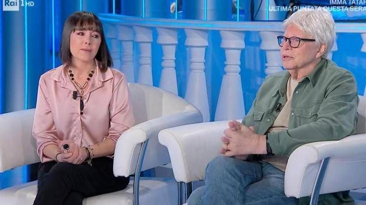 Sandro Giacobbe: «Non posso camminare, sto sulla carrozzina». E toglie la parrucca