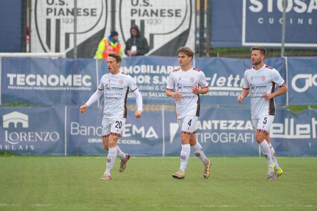 
	L'esultanza dei sassaresi dopo il pareggio di <strong>Manuel&nbsp;Fischnaller</strong>

