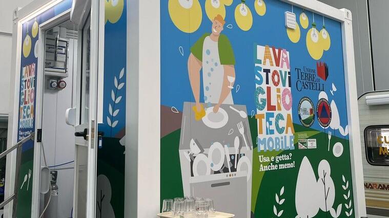 Sagre ed eventi senza inquinare. Arriva la “lavastoviglioteca”