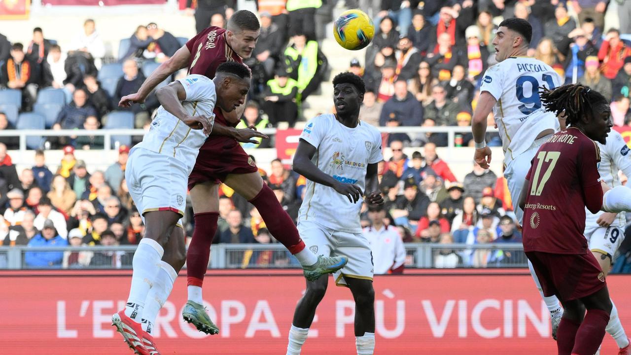 Roma-Cagliari 1-0: I rossoblù sprecano, alla squadra di Ranieri basta un gol