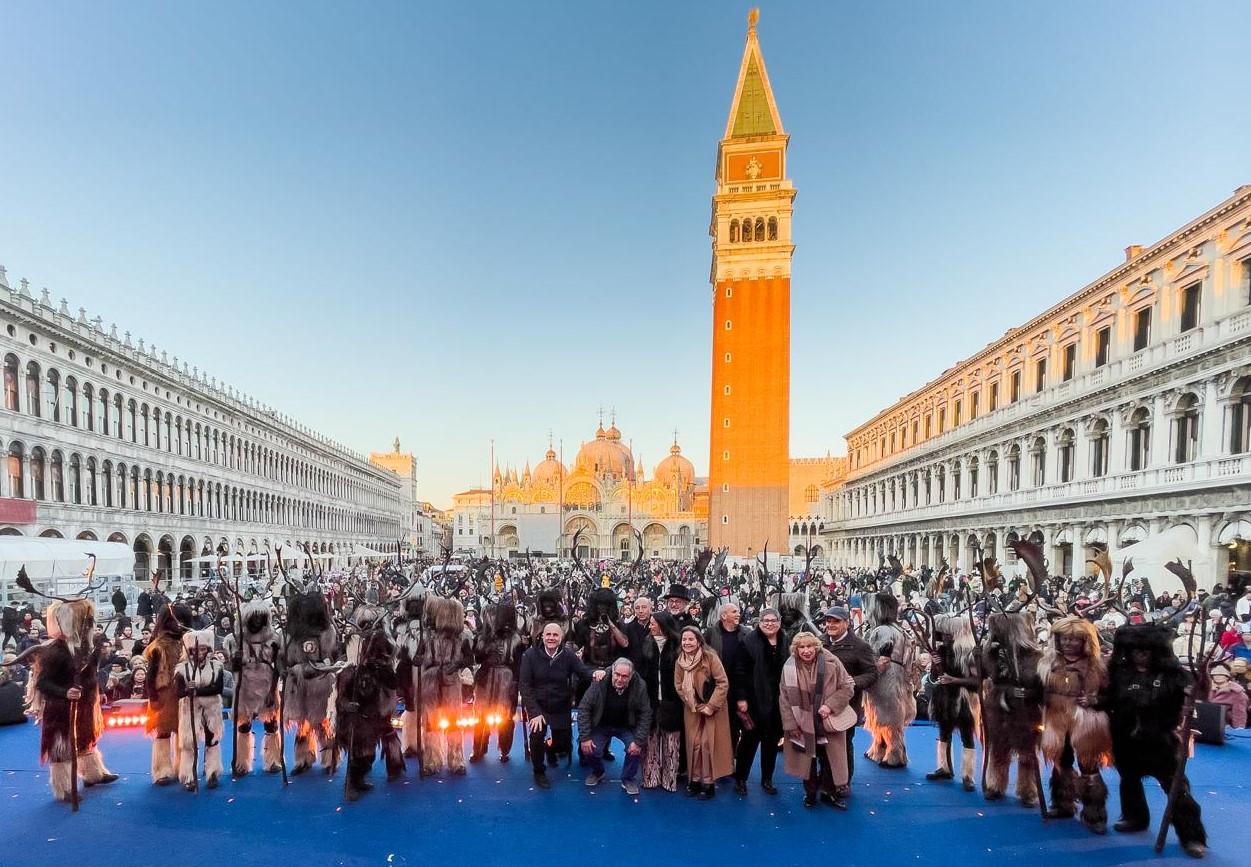 
	I gruppi di Neoneli al Carnevale di Venezia

