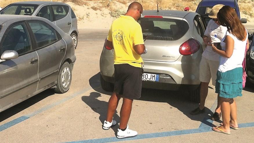 Sassari, sorpresa d’estate: tornano i parcheggi blu a Platamona