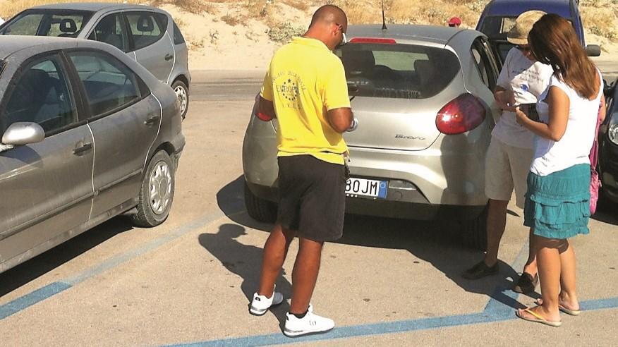 Sassari, sorpresa d’estate: tornano i parcheggi blu a Platamona