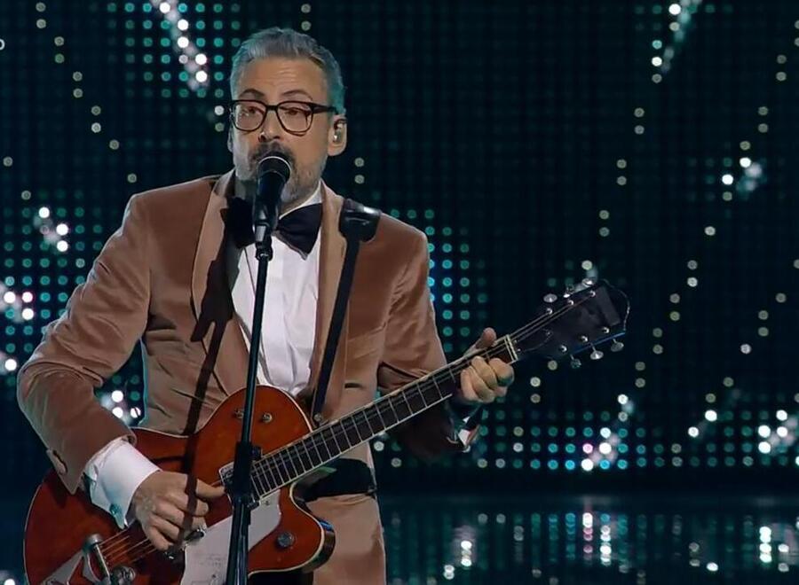 Brunori Sas, partito il tour che il 3 agosto lo porterà ad Alghero