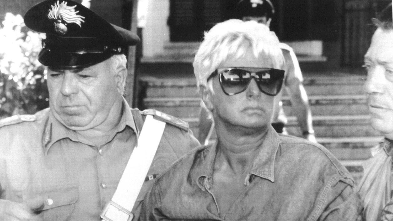 Giuseppe Antonelli nella celebre foto con la Circe, alias Maria Luigia Redoli