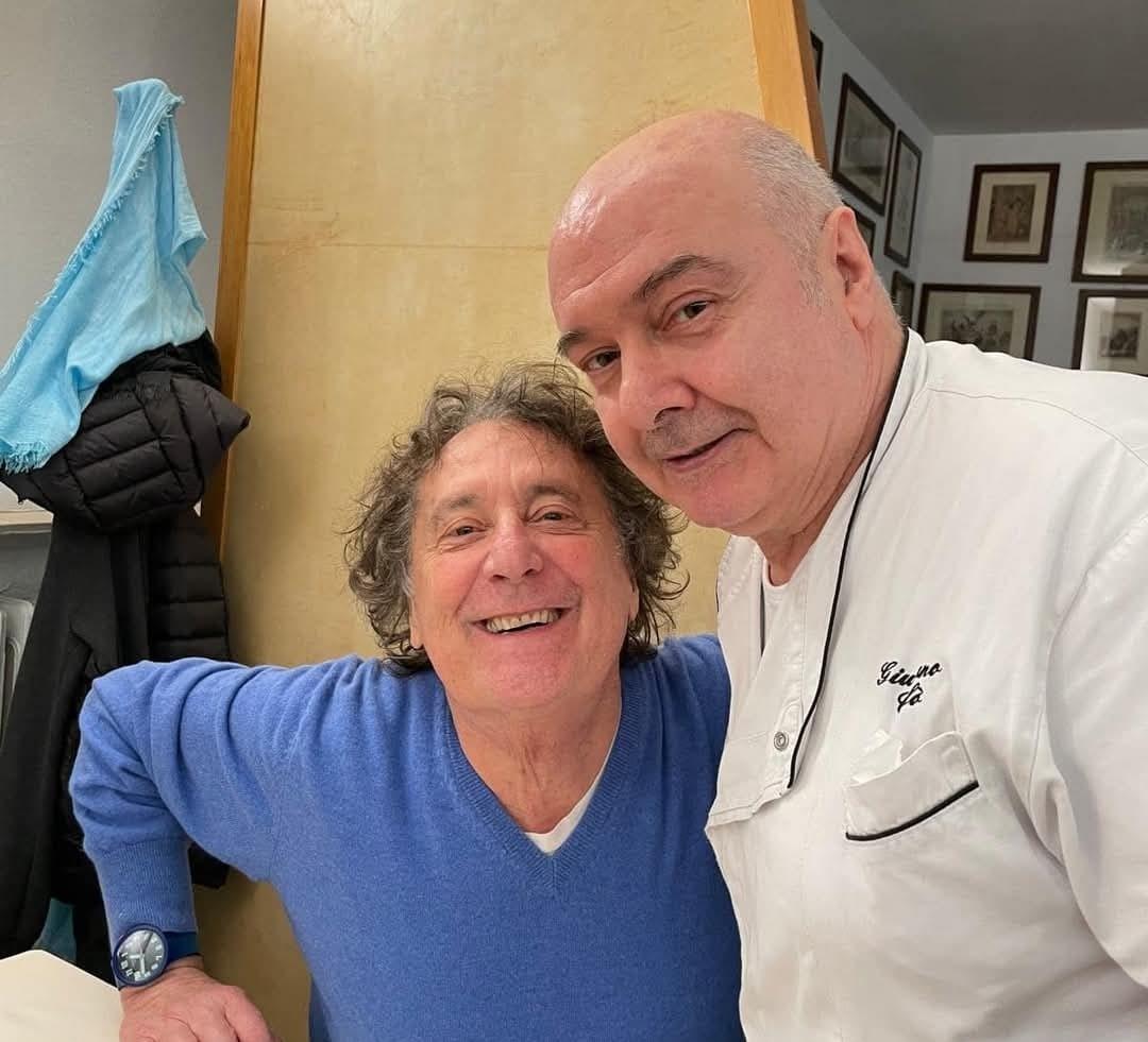 Enzo Iacchetti a Reggio Emilia: tra il palco del Valli e la cucina tipica del Ristorante Canossa