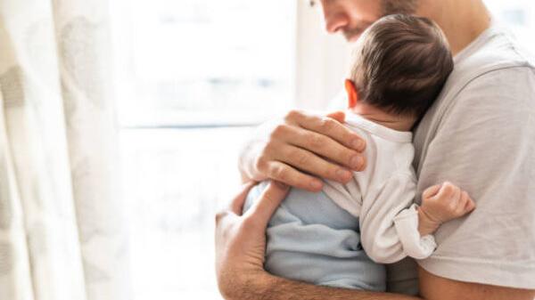 Triplicato in 9 anni il numero di papà che usufruiscono del congedo
