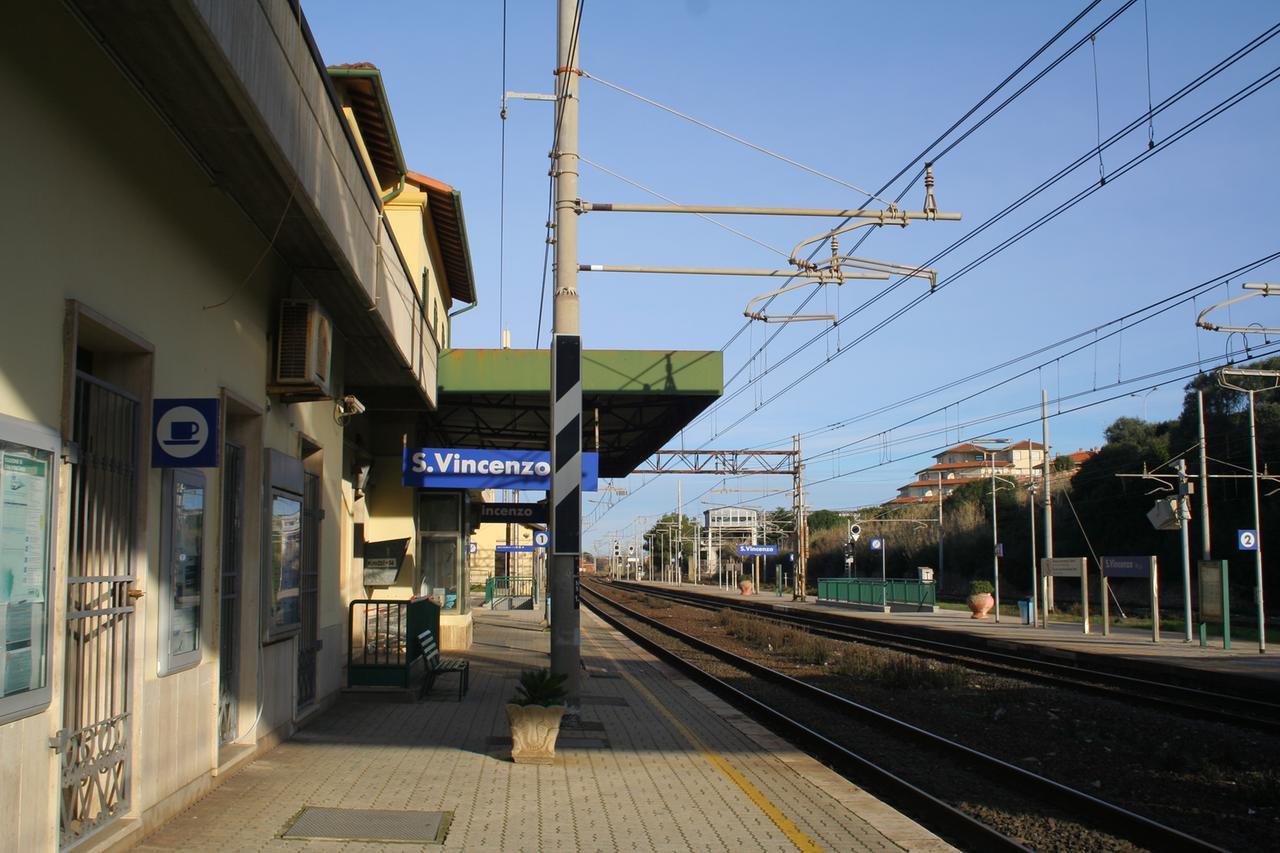 
	La stazione di San Vincenzo

