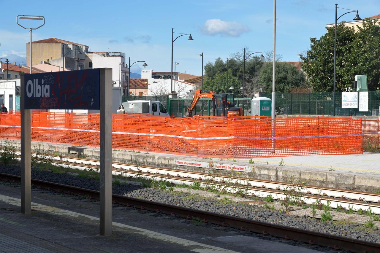 
	I lavori all'interno della stazione (foto Vanna Sanna)

