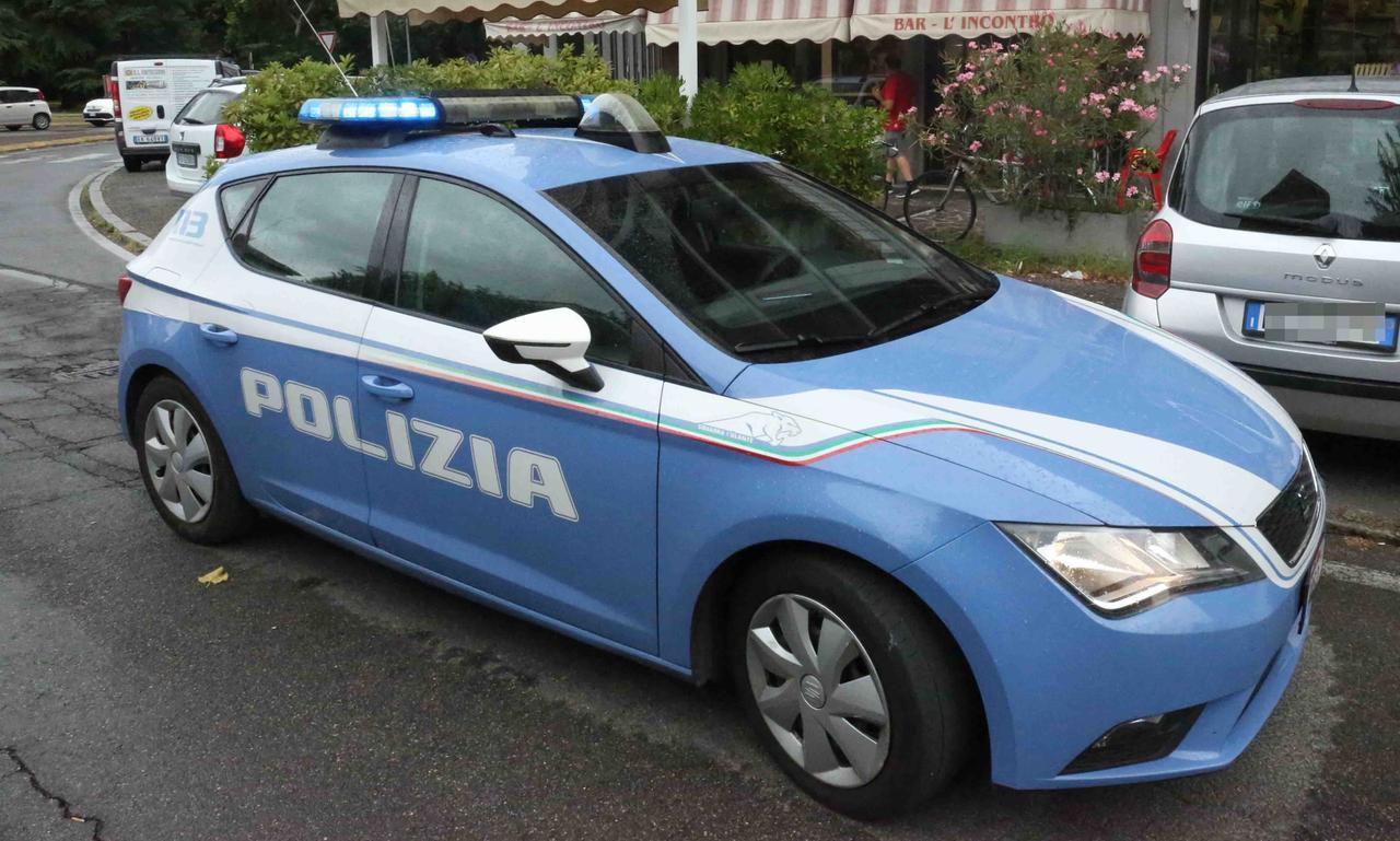 Accoltellato in via Zanichelli: due arrestati per tentato omicidio