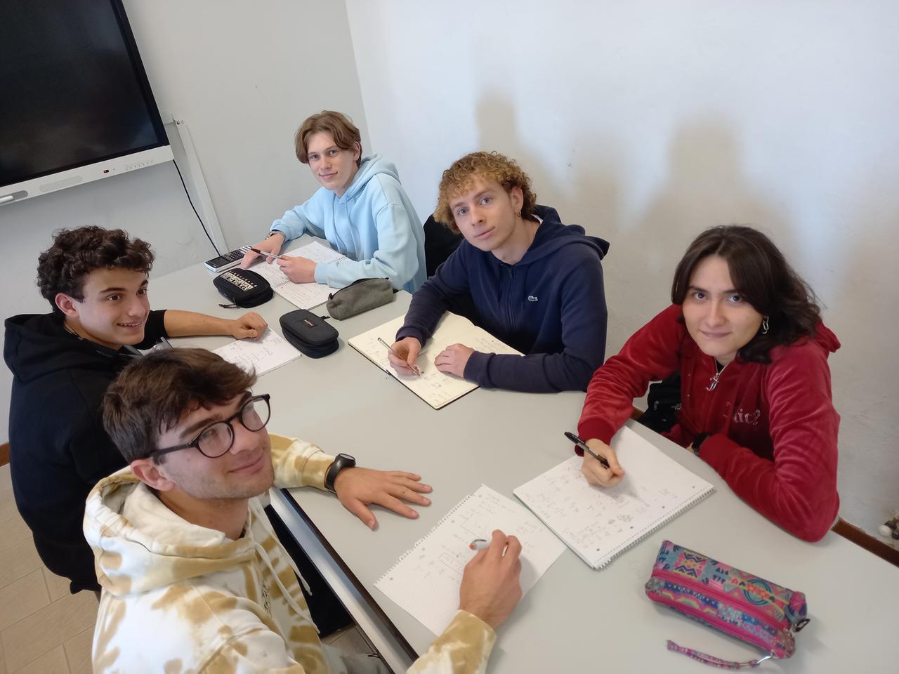 Studenti-talenti crescono al Cecioni di Livorno: conquistate le finali nazionali di fisica