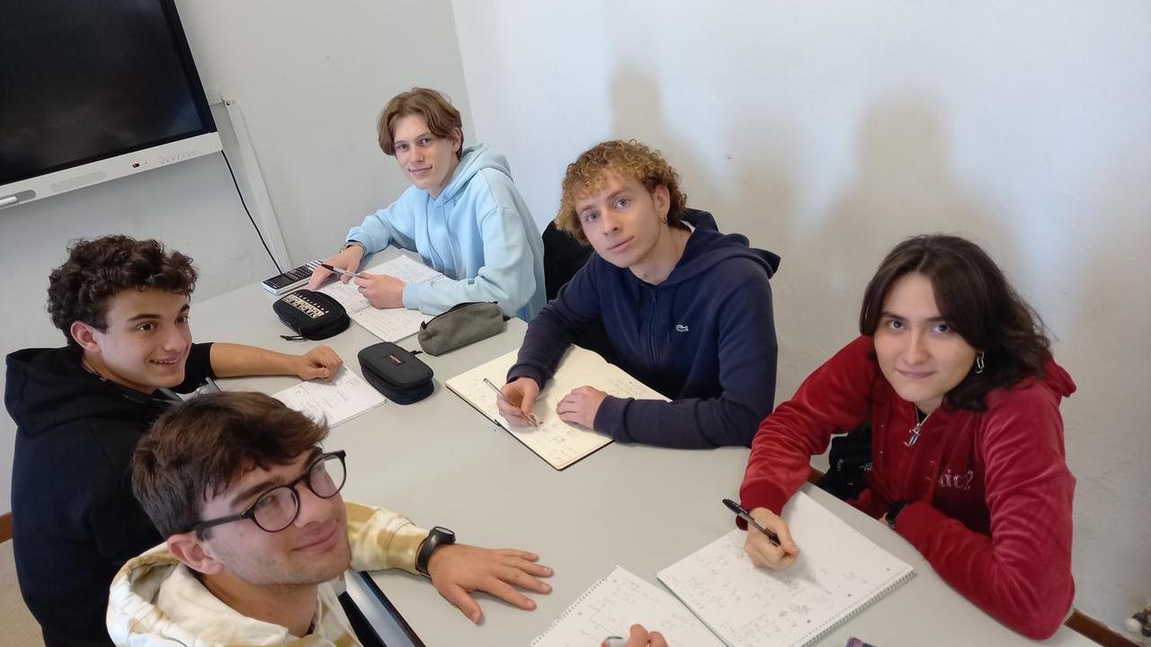 Studenti-talenti crescono al Cecioni di Livorno: conquistate le finali nazionali di fisica