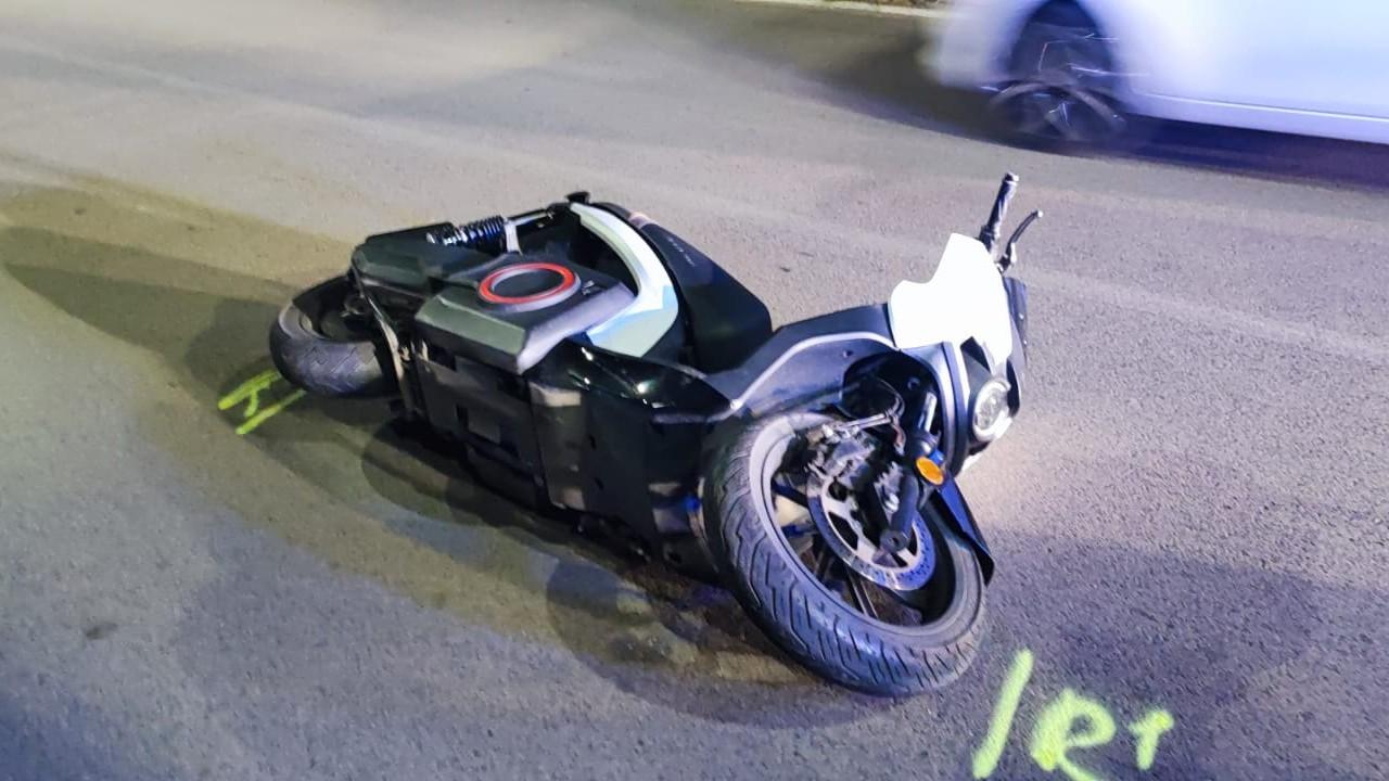 Auto contro moto, due feriti trasportati al pronto soccorso