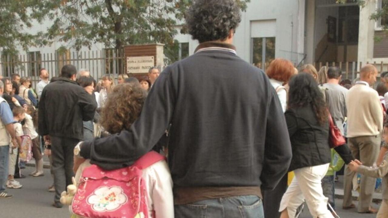 Il diritto al congedo di paternità: oltre un terzo dei papà non lo usa