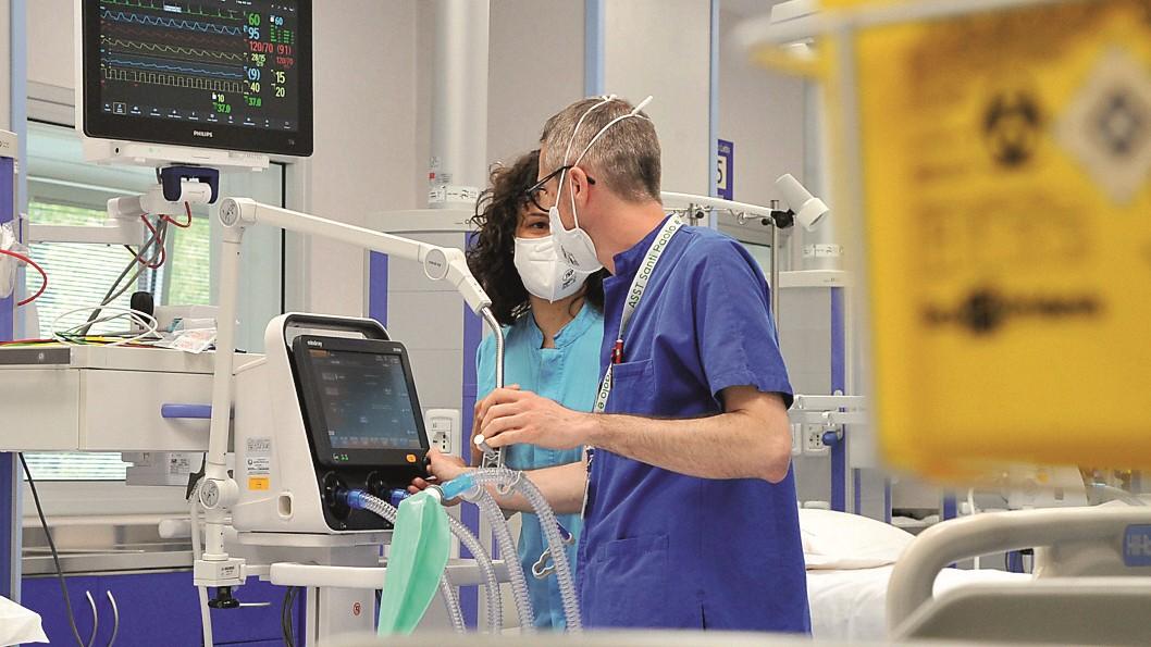 Turni logoranti e paghe basse, nell’isola infermieri in via d’estinzione