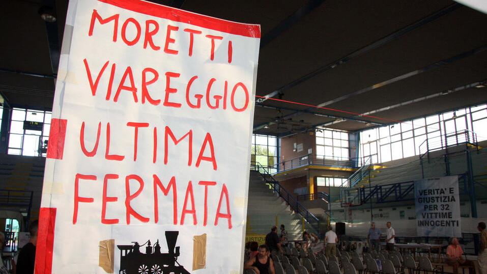 Un evento organizzato dai familiari delle vittime del disastro ferroviario di Viareggio (foto d’archivio)